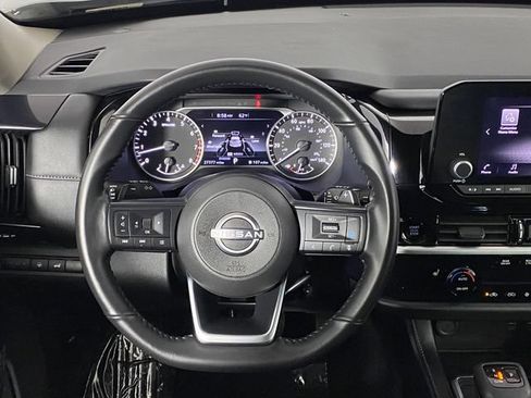 Used 2025 Nissan Pathfinder SV FWD image 16