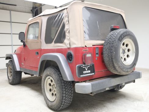 Used 2004 Jeep Wrangler X AWD/4WD image 3