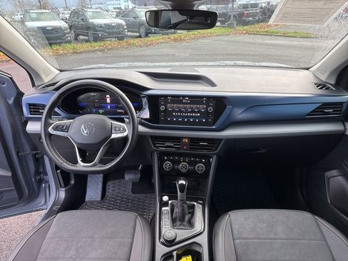 Used 2024 Volkswagen Taos SE w/ Panoramic Sunroof Package image 25