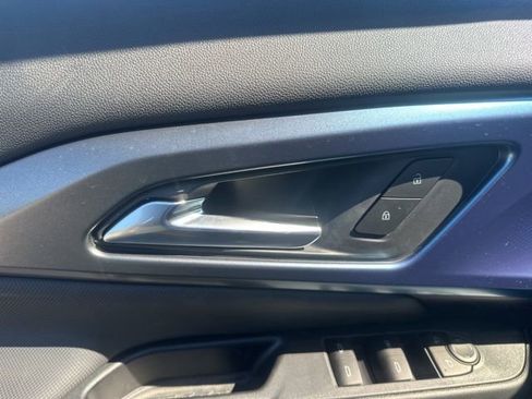 New 2026 Chevrolet Equinox EV LT image 12