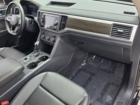 Certified 2023 Volkswagen Atlas SE FWD image 20