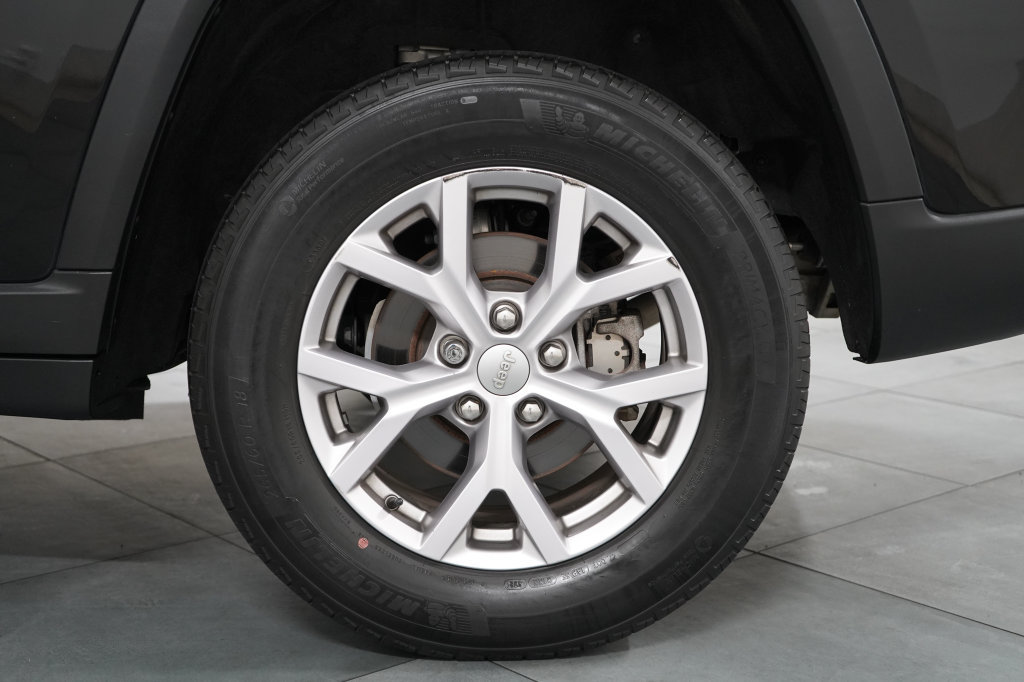 Used 2022 Jeep Grand Cherokee Limited AWD/4WD image 35