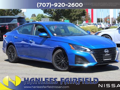 Used 2025 Nissan Altima 2.5 SV w/ SV Special Edition Package FWD image 1
