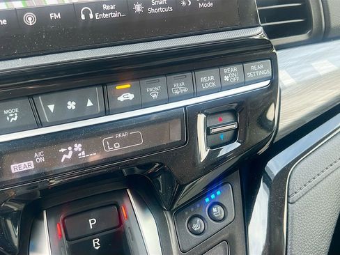 Used 2025 Honda Odyssey Elite image 28