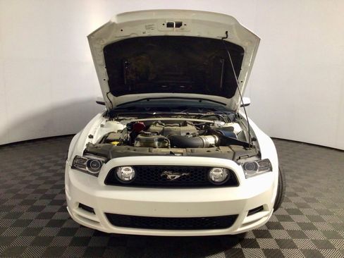 Used 2013 Ford Mustang GT image 4