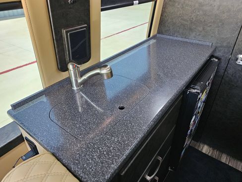 Used 2019 Mercedes-Benz Sprinter 3500 image 44