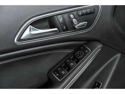 Used 2018 Mercedes-Benz CLA 250 image 9