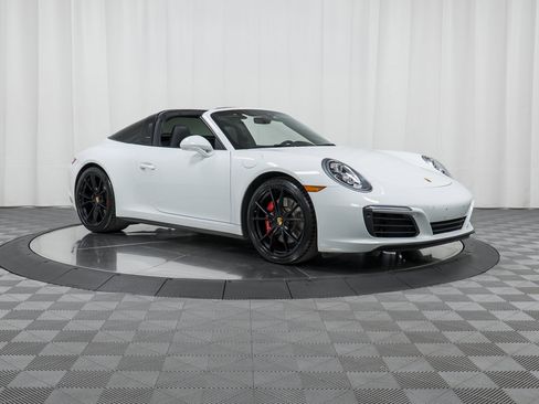Certified 2019 Porsche 911 Targa 4S image 9