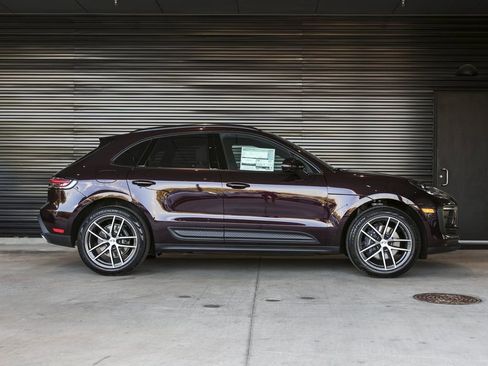 New 2026 Porsche Macan AWD/4WD image 8