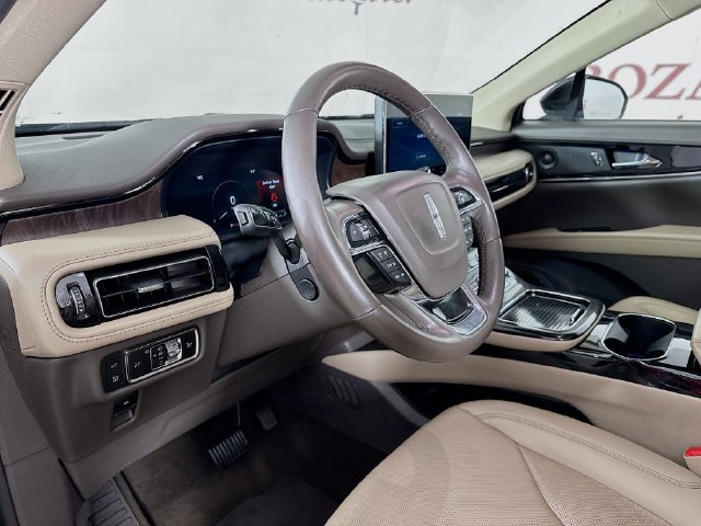 Used 2023 Lincoln Nautilus Reserve w/ Luxury Package AWD/4WD image 11