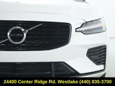 Used 2022 Volvo S60 T8 R-Design Expression AWD/4WD image 8
