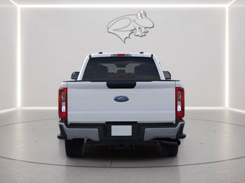 New 2026 Ford F250 XLT w/ FX4 Off-Road Package AWD/4WD image 5