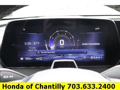 Used 2024 Chevrolet Traverse LT w/ Enhanced Driving Package image 9