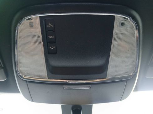 Used 2021 Dodge Charger SXT w/ Leather Interior Group RWD image 5