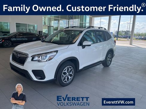 Used 2020 Subaru Forester Premium image 1