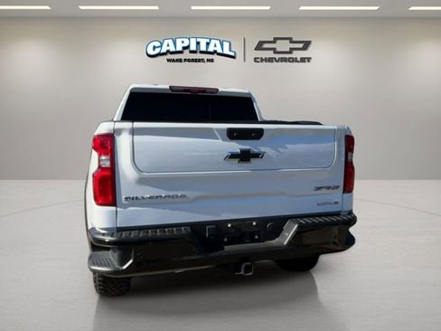 Used 2025 Chevrolet Silverado 1500 ZR2 w/ Technology Package image 4