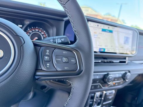 New 2026 Jeep Gladiator Rubicon AWD/4WD image 13