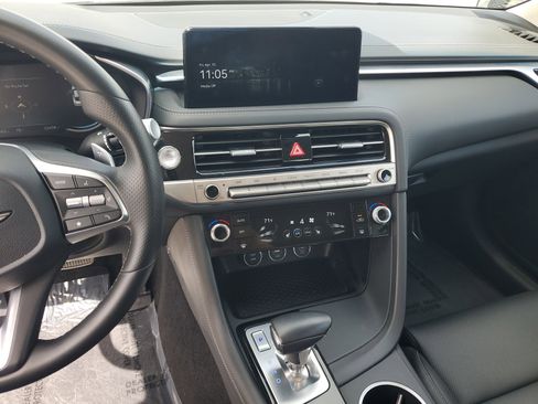 Used 2025 Genesis G70 2.5T RWD image 20