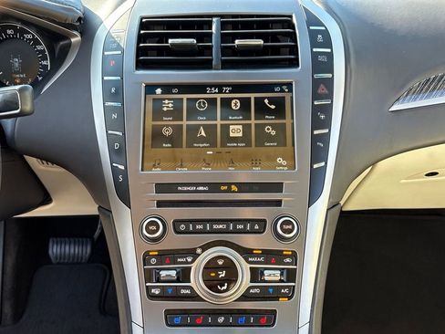 Used 2018 Lincoln MKZ Black Label w/ Technology Package image 25