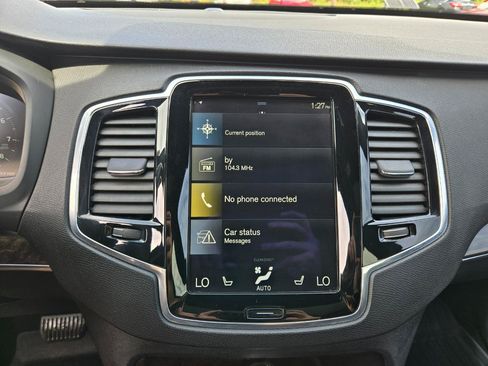 Used 2018 Volvo XC90 T6 Momentum w/ Momentum Plus Package AWD/4WD image 13