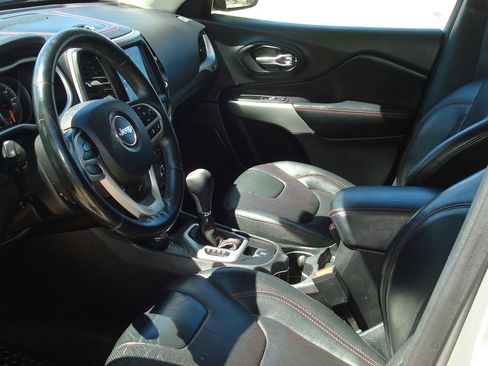 Used 2018 Jeep Cherokee Trailhawk w/ Quick Order Package 27L image 8