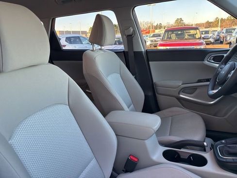 Used 2024 Kia Soul LX image 21