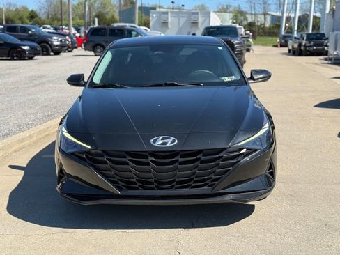 Used 2021 Hyundai Elantra SEL FWD image 3