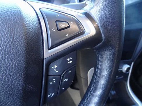 Used 2023 Ford Edge SEL image 10