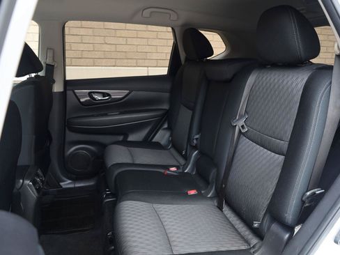 Used 2018 Nissan Rogue SV AWD/4WD image 21
