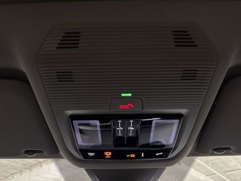 Certified 2026 Volkswagen Atlas Peak Edition image 34