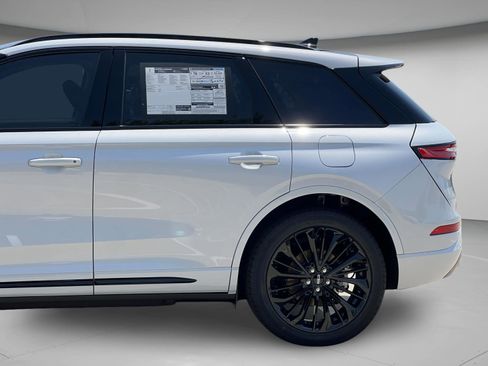 New 2025 Lincoln Corsair Grand Touring w/ Jet Appearance Package image 28