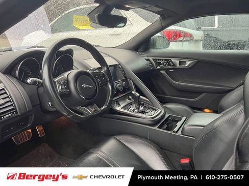 Used 2017 Jaguar F-TYPE R image 3
