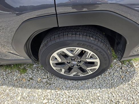 Used 2025 Subaru Forester Premium AWD/4WD image 6