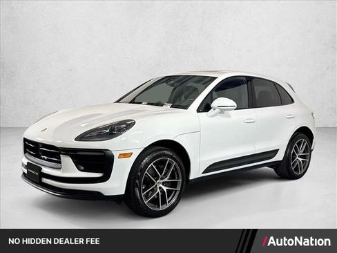 Certified 2025 Porsche Macan AWD/4WD image 1