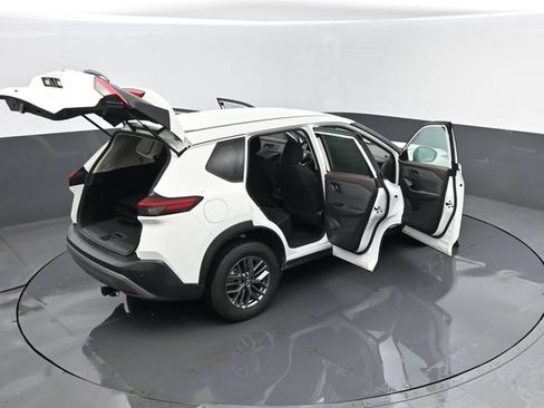 Used 2023 Nissan Rogue S AWD/4WD image 26