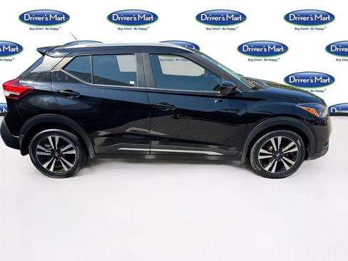 Used 2018 Nissan Kicks SR image 8