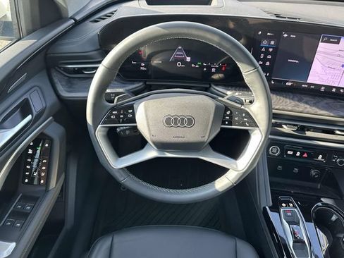 Used 2025 Audi Q5 Premium Plus w/ Premium Plus AWD/4WD image 17