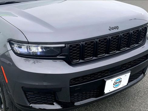 Certified 2023 Jeep Grand Cherokee L Altitude AWD/4WD image 29