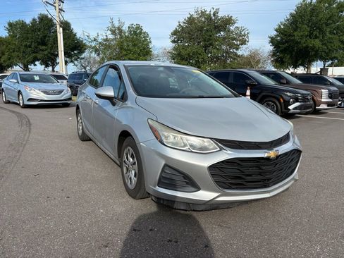 Used 2019 Chevrolet Cruze LS FWD image 1