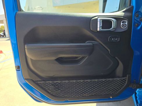 Used 2022 Jeep Wrangler Unlimited Sport AWD/4WD image 18