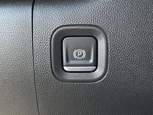 Used 2022 Chevrolet Silverado 1500 LT image 37