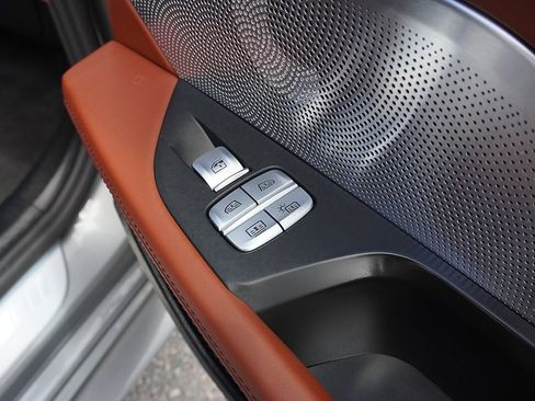 Used 2025 BMW M850i xDrive image 60