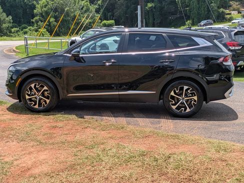 Used 2024 Kia Sportage EX FWD image 7