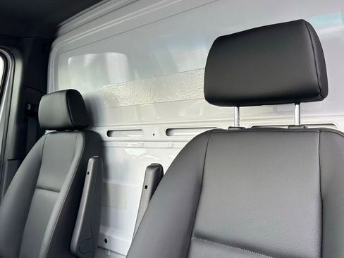 Used 2024 Mercedes-Benz Sprinter 4500 image 19