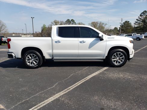 Used 2019 Chevrolet Silverado 1500 High Country w/ Technology Package image 6