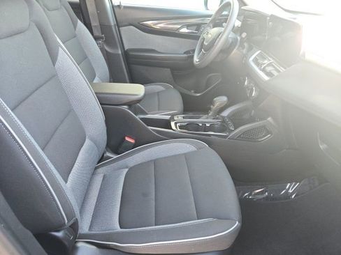 Used 2025 Chevrolet TrailBlazer LT image 11