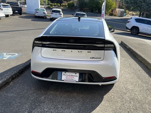 Certified 2024 Toyota Prius Prime FWD image 5