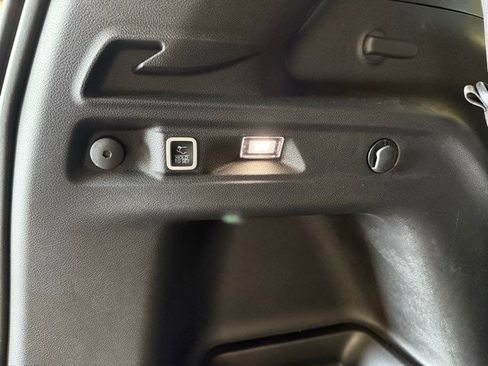 New 2025 Jeep Grand Cherokee L Laredo image 19