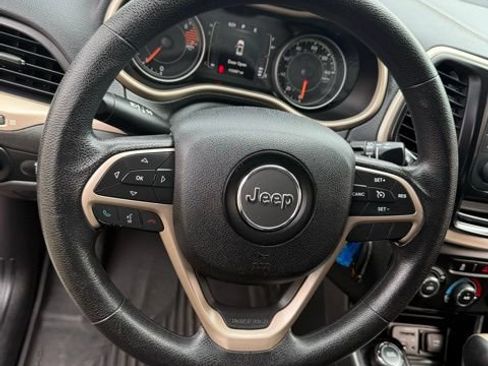 Used 2016 Jeep Cherokee Sport AWD/4WD image 18