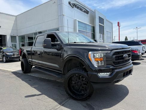 Used 2023 Ford F150 XLT w/ Trailer Tow Package AWD/4WD image 4